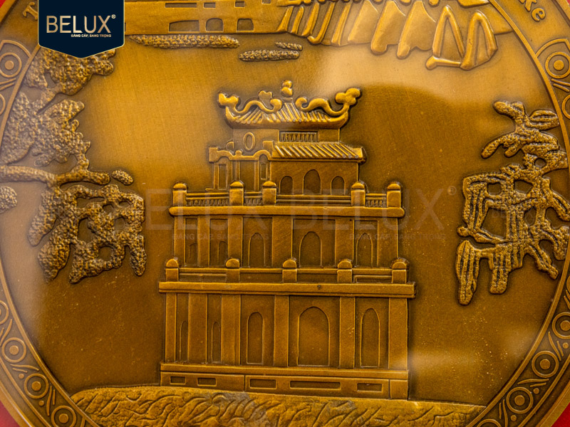 Tranh mặt đĩa Tháp Rùa bằng đồng 26x26cm